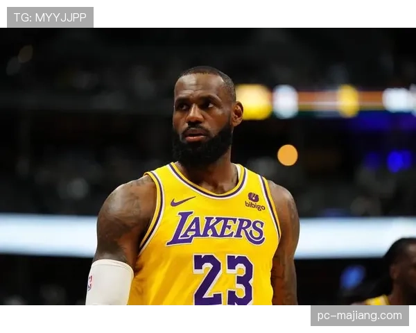 特写:詹姆斯突破40000分里程碑后的更衣室发言 特写:詹姆斯突破40000分里程碑后的更衣室发言